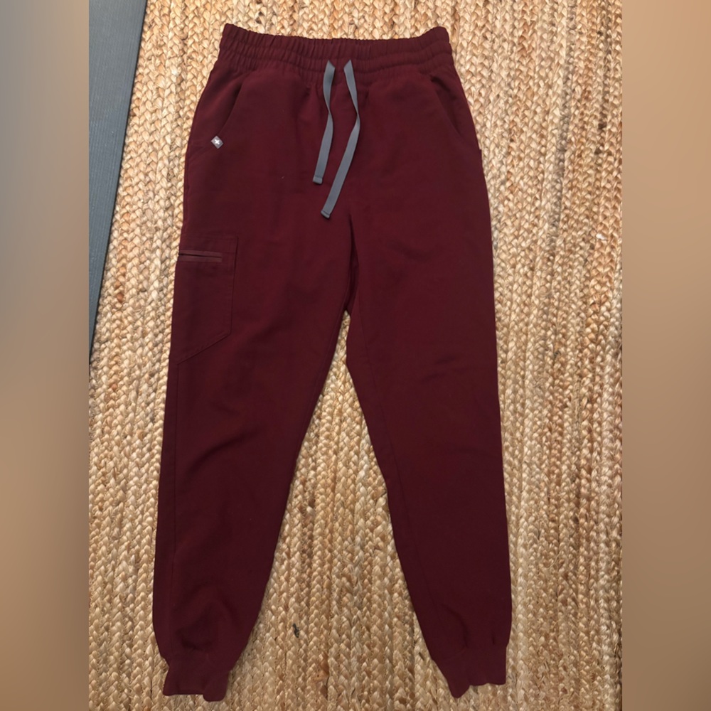 FIGS Burgundy Women's High Waisted Zamora Jogger Scrub Pants Sz S